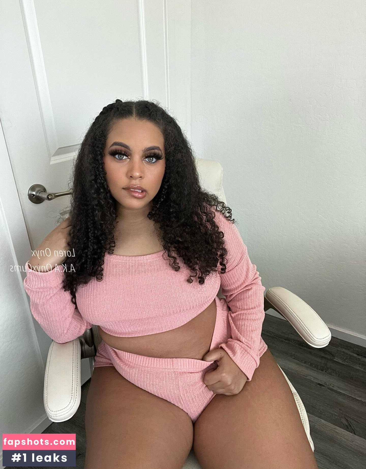 livinwithloren nude babe gallery