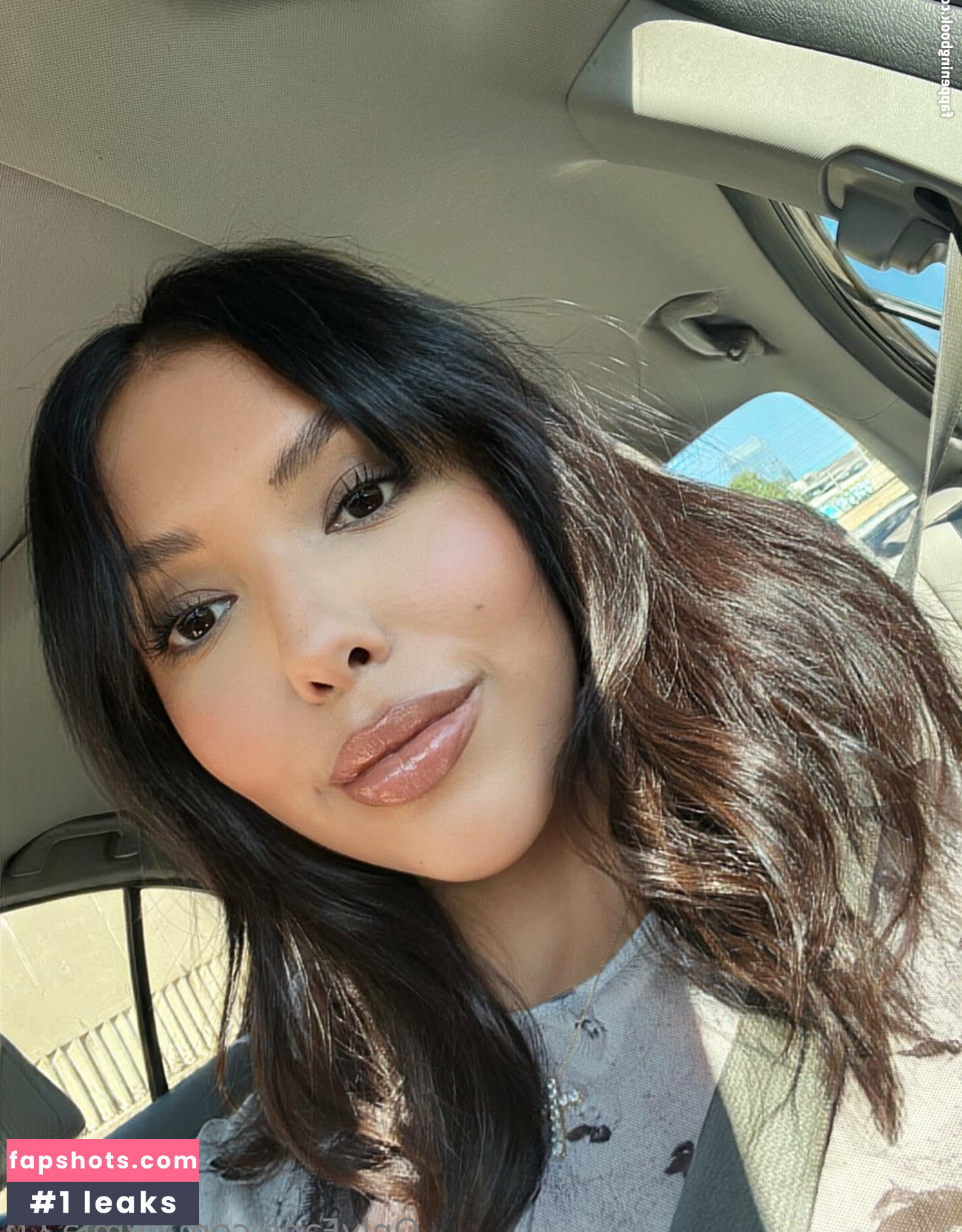 livmia2.0 nude babe gallery