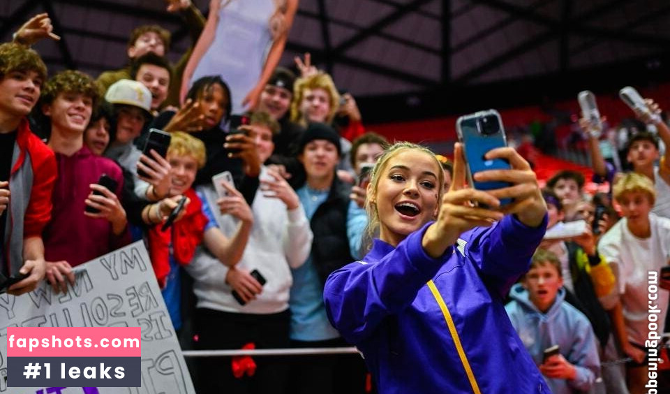 Livvy Dunn gallery photo #8