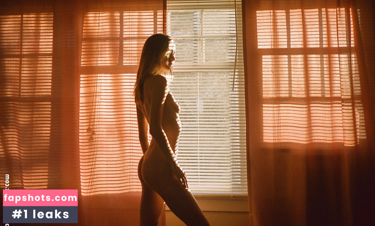 Livy Poulin gallery photo #11