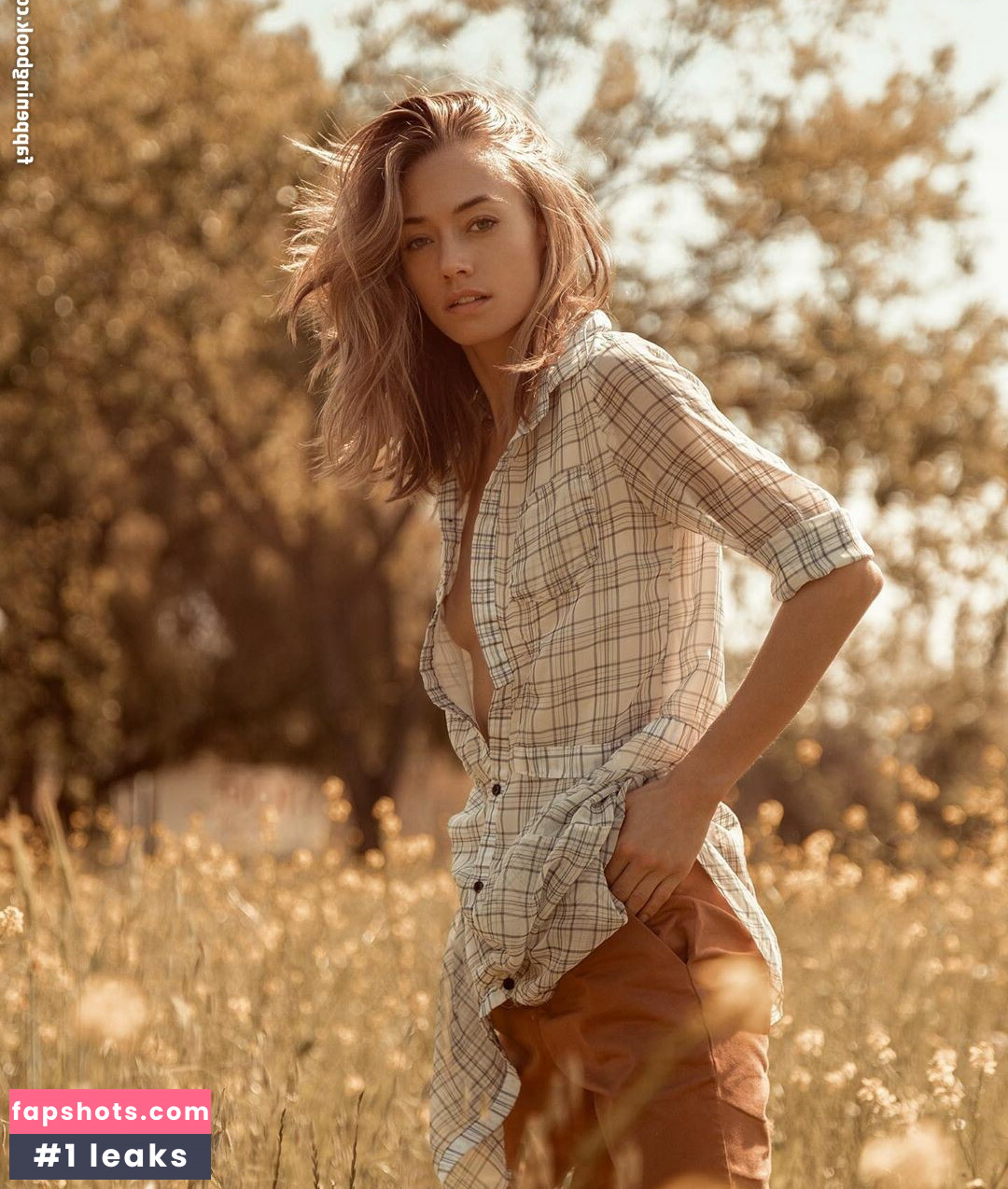 Livy Poulin gallery photo #10