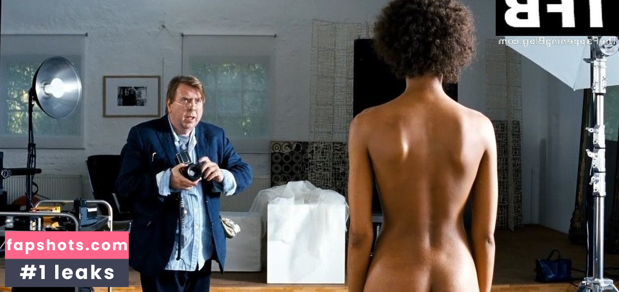 Liya Kebede gallery photo #3