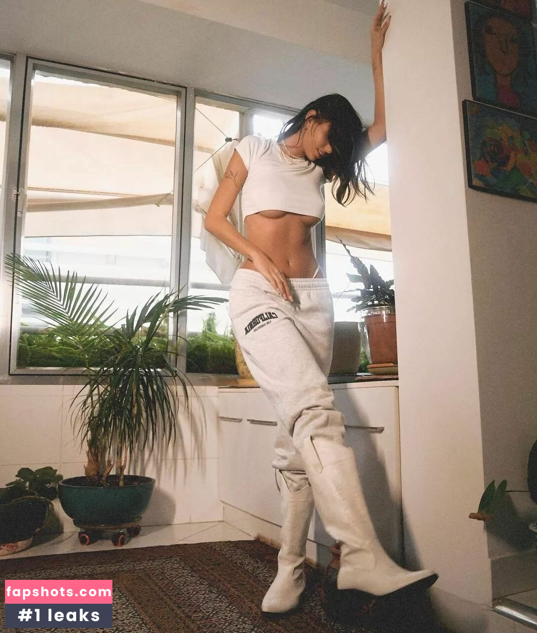 Liya Noga gallery photo #9