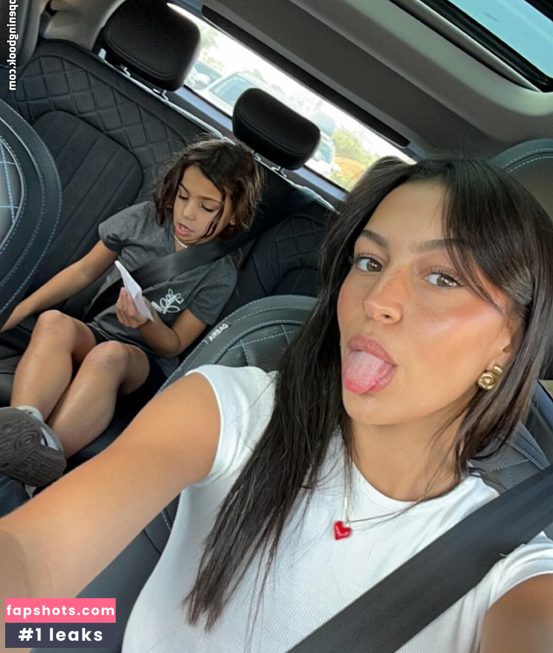 liyamizrahii gallery photo #9