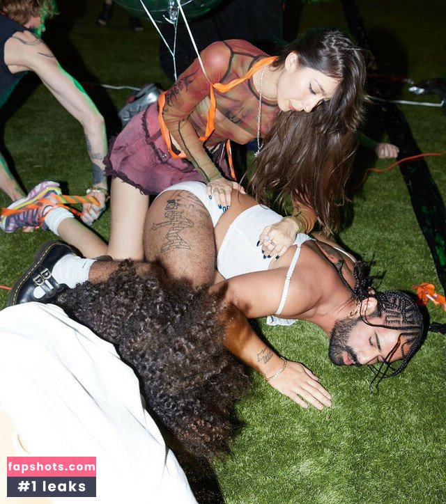 Liz Lee gallery photo #30