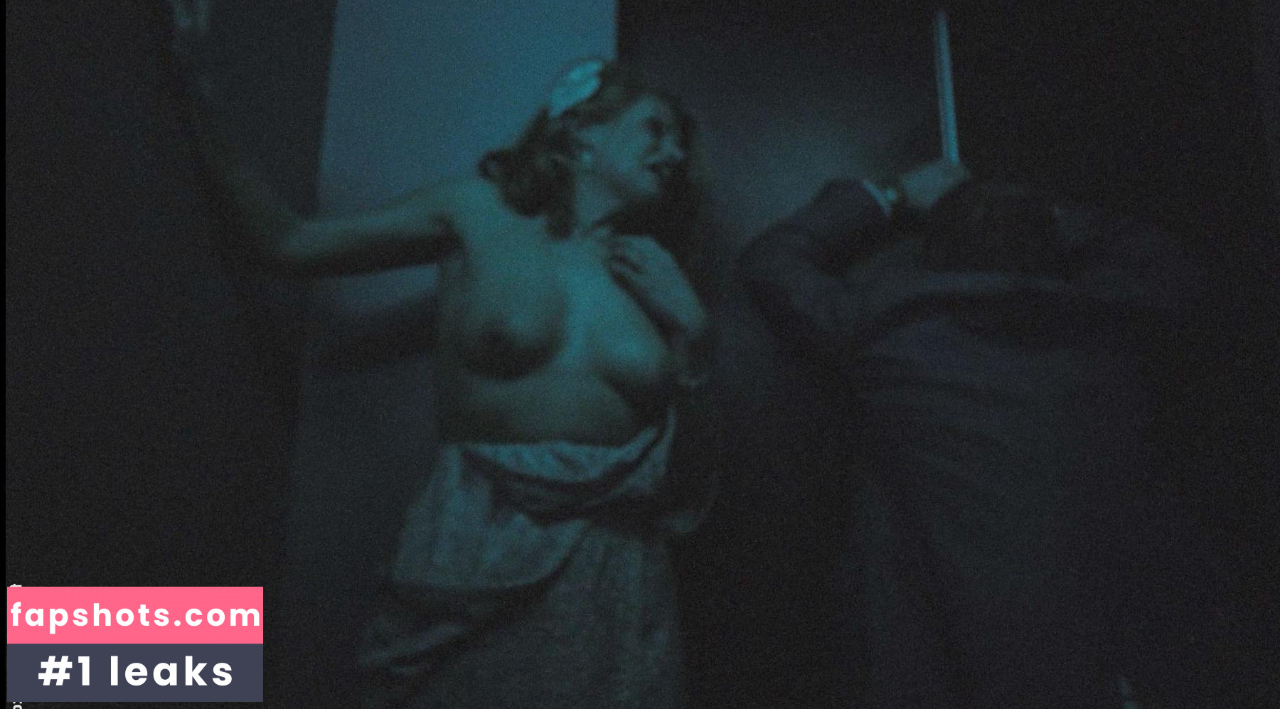 Liz Snoyink gallery photo #3