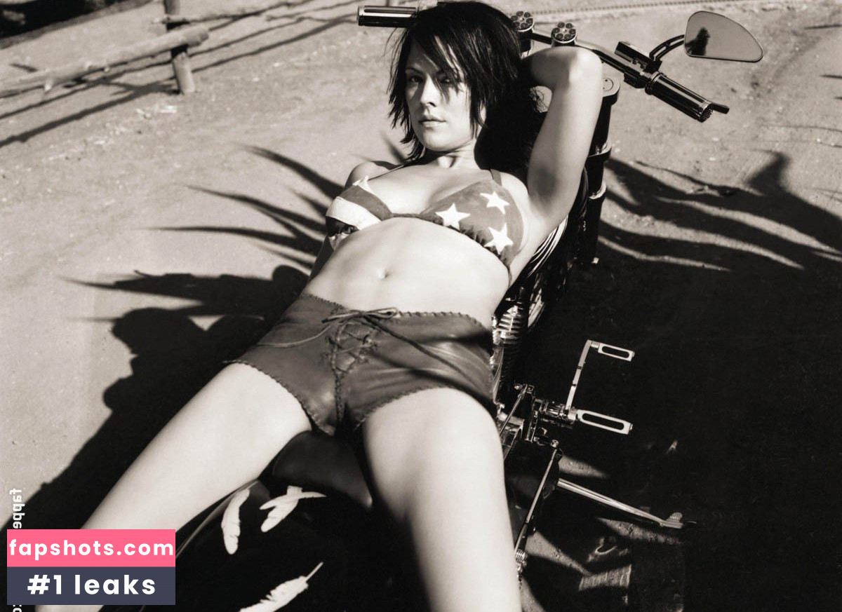 Liz Vassey Nahé úniky fotek pouze od fanoušků #33 - Fapshots