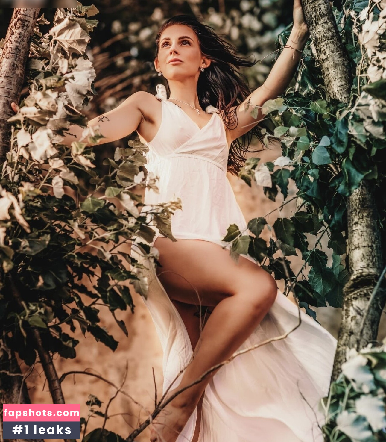 Liz29blr gallery photo #22