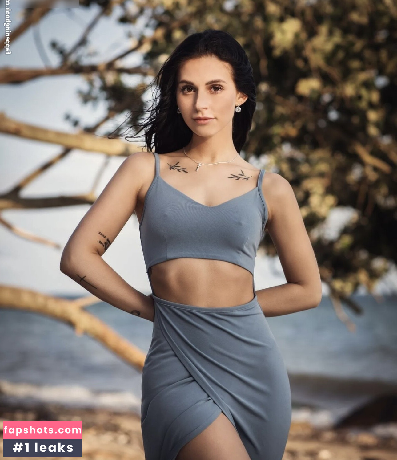 Liz29blr gallery photo #28