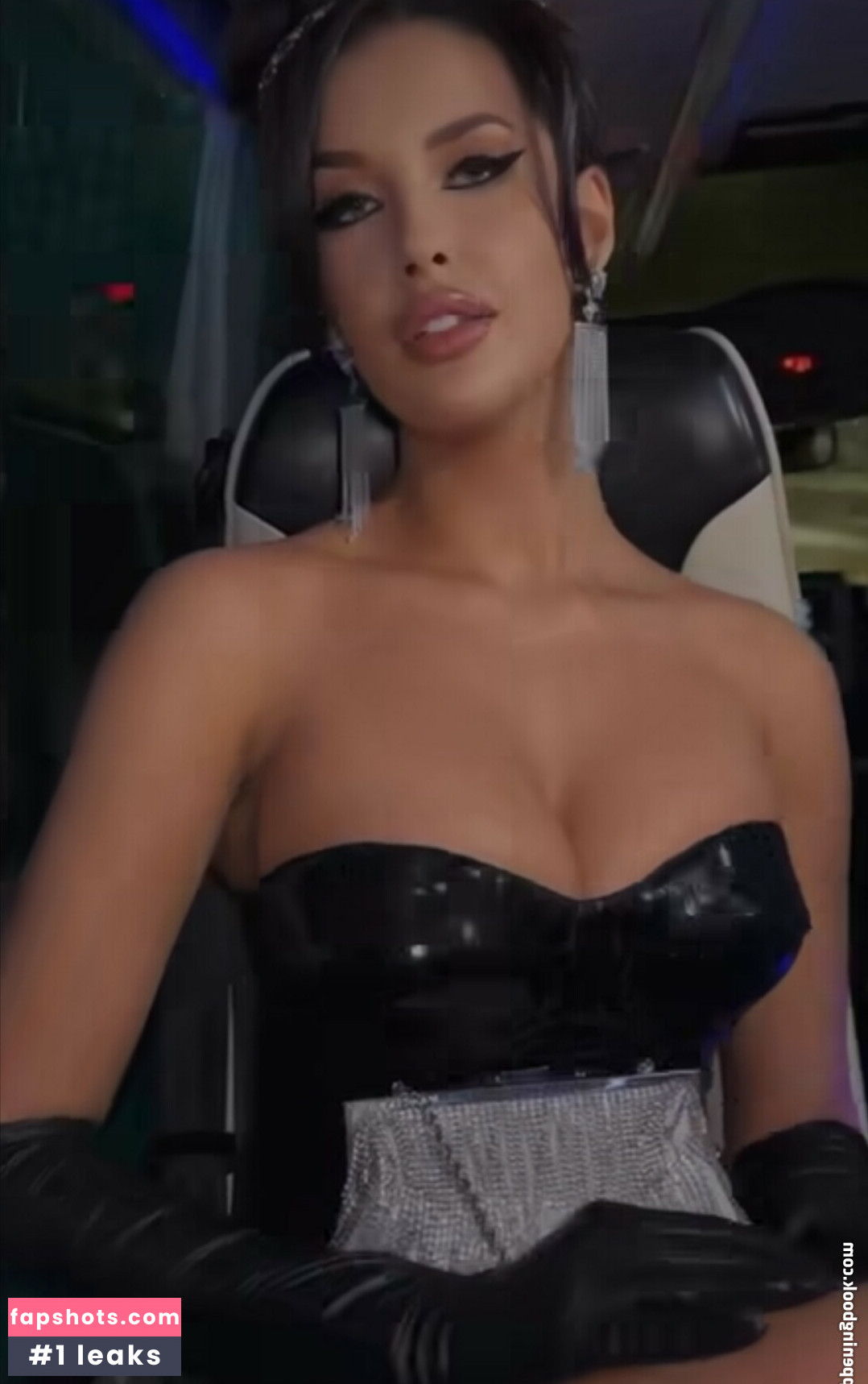 Liza Makhu gallery photo #3