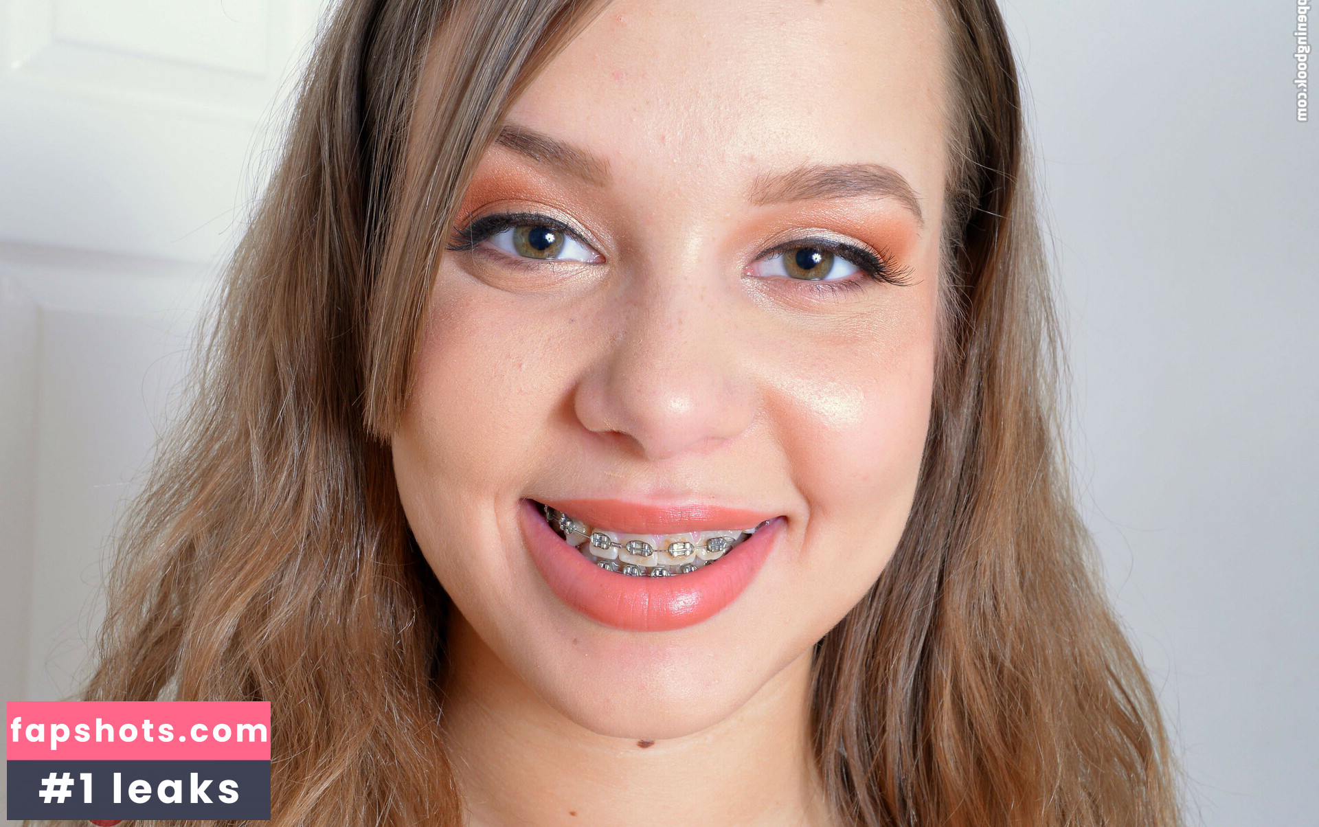 Liza Rowe gallery photo #42