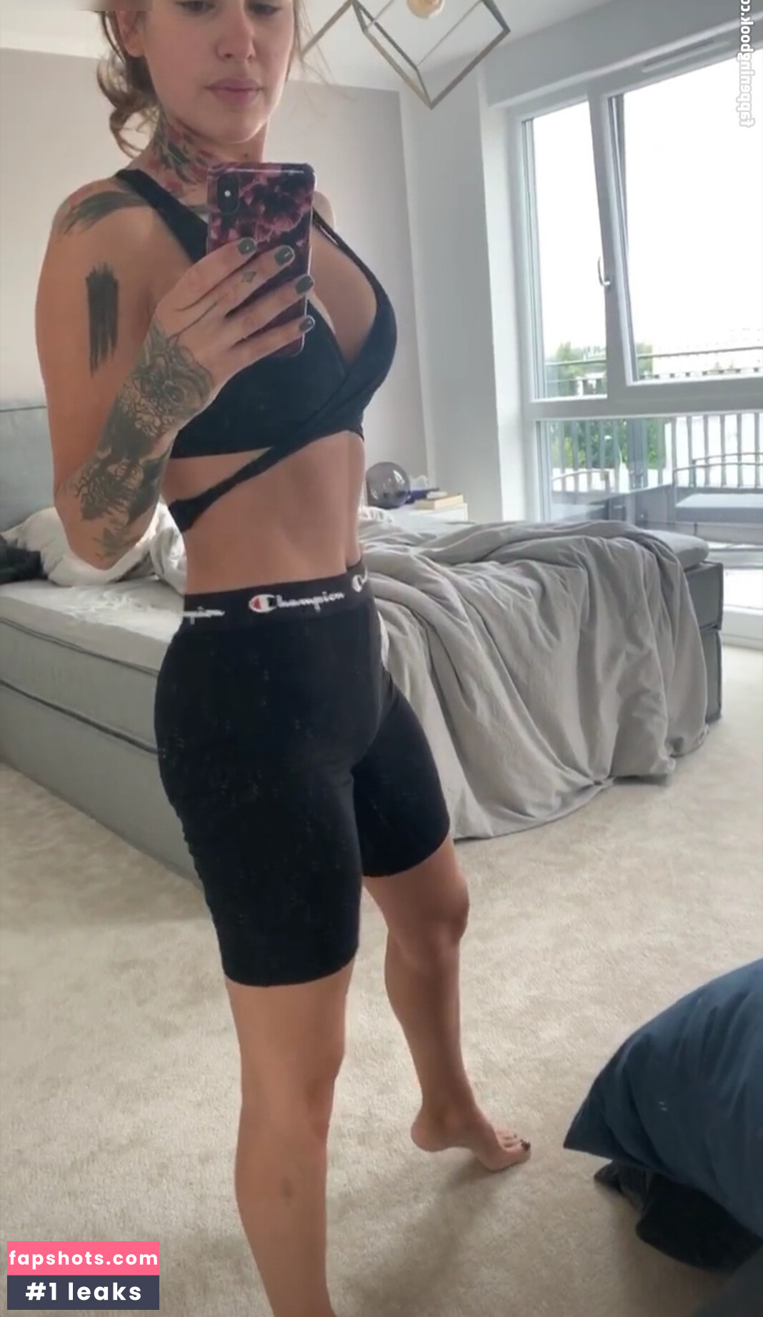 Liza Waschke gallery photo #59