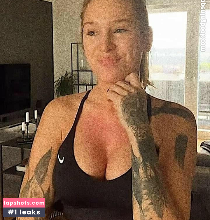 Liza Waschke gallery photo #67