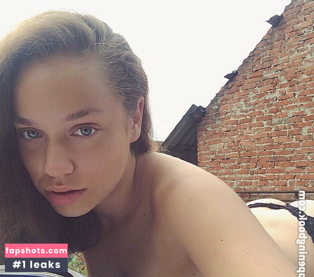 Liza York gallery photo #2