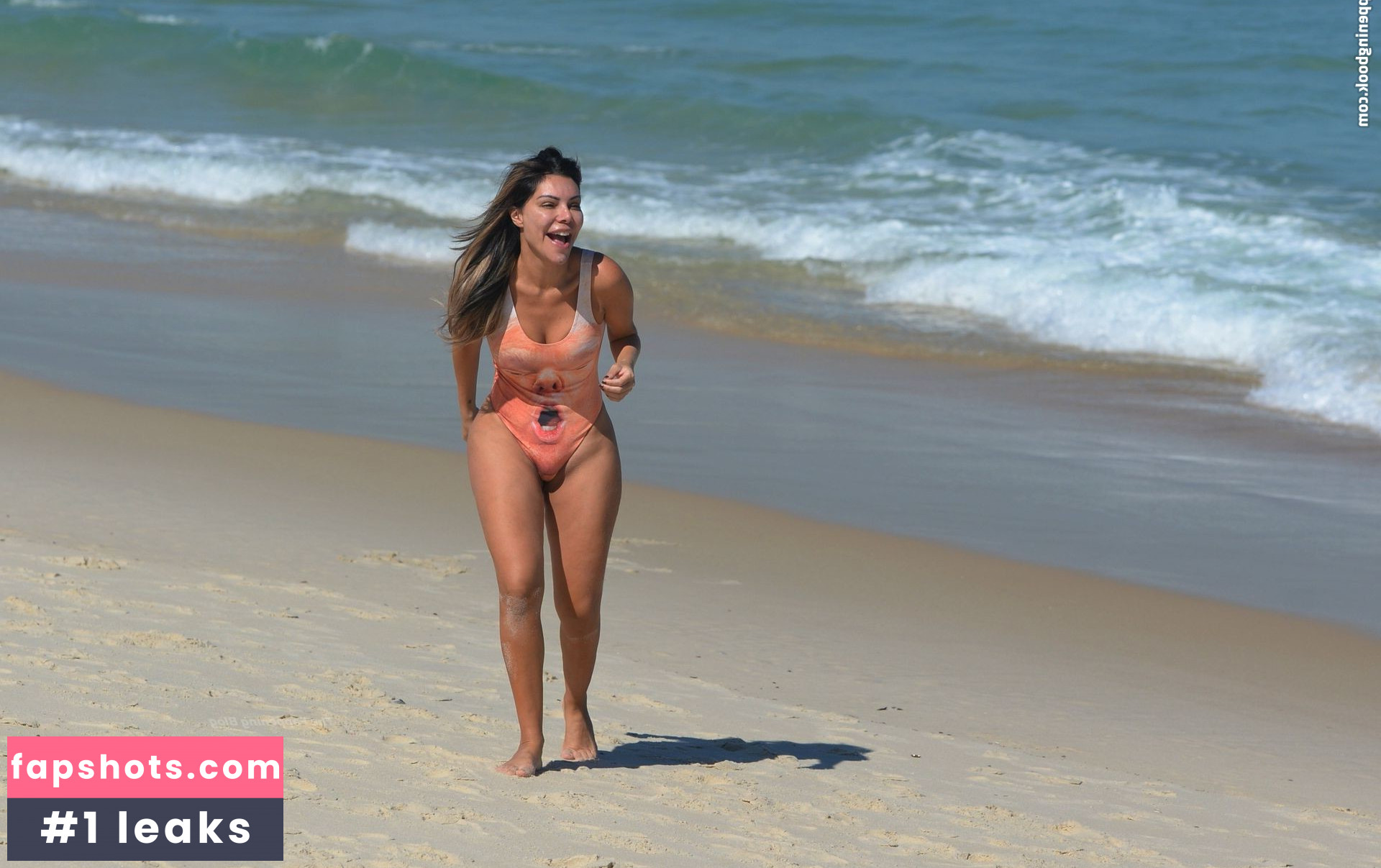 Liziane Gutierrez gallery photo #35