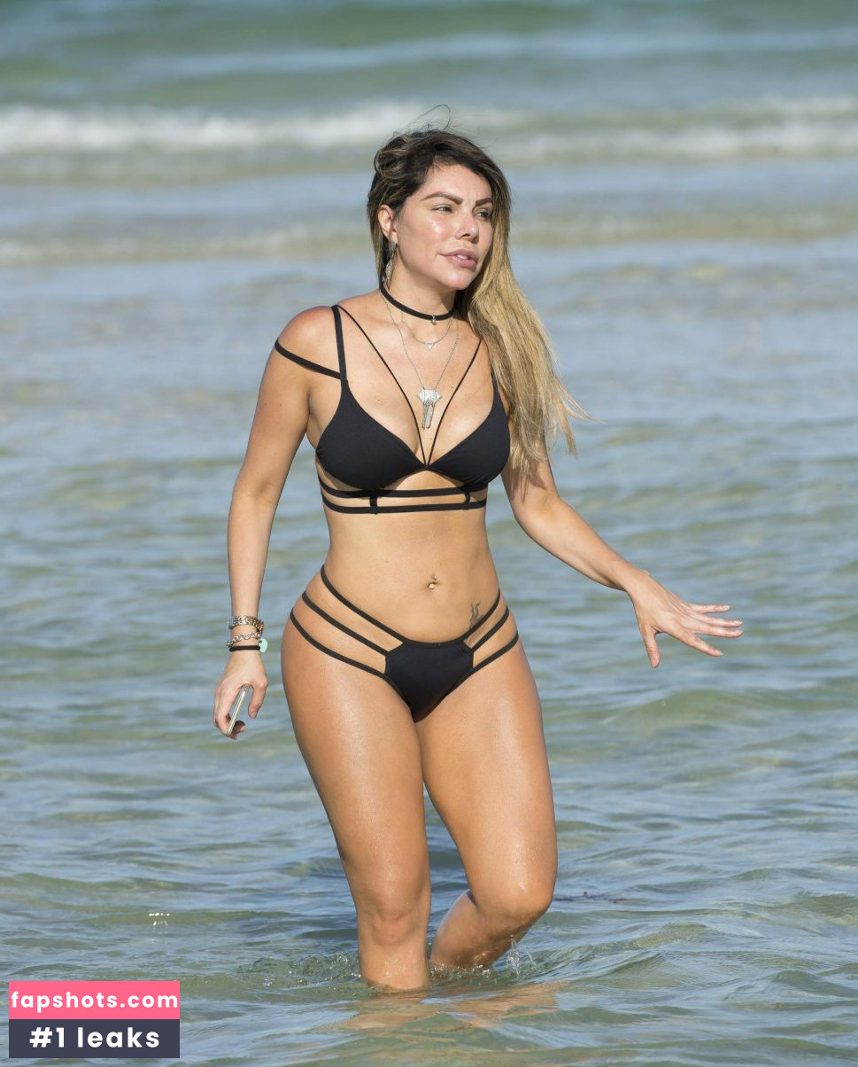 Liziane Gutierrez gallery photo #58