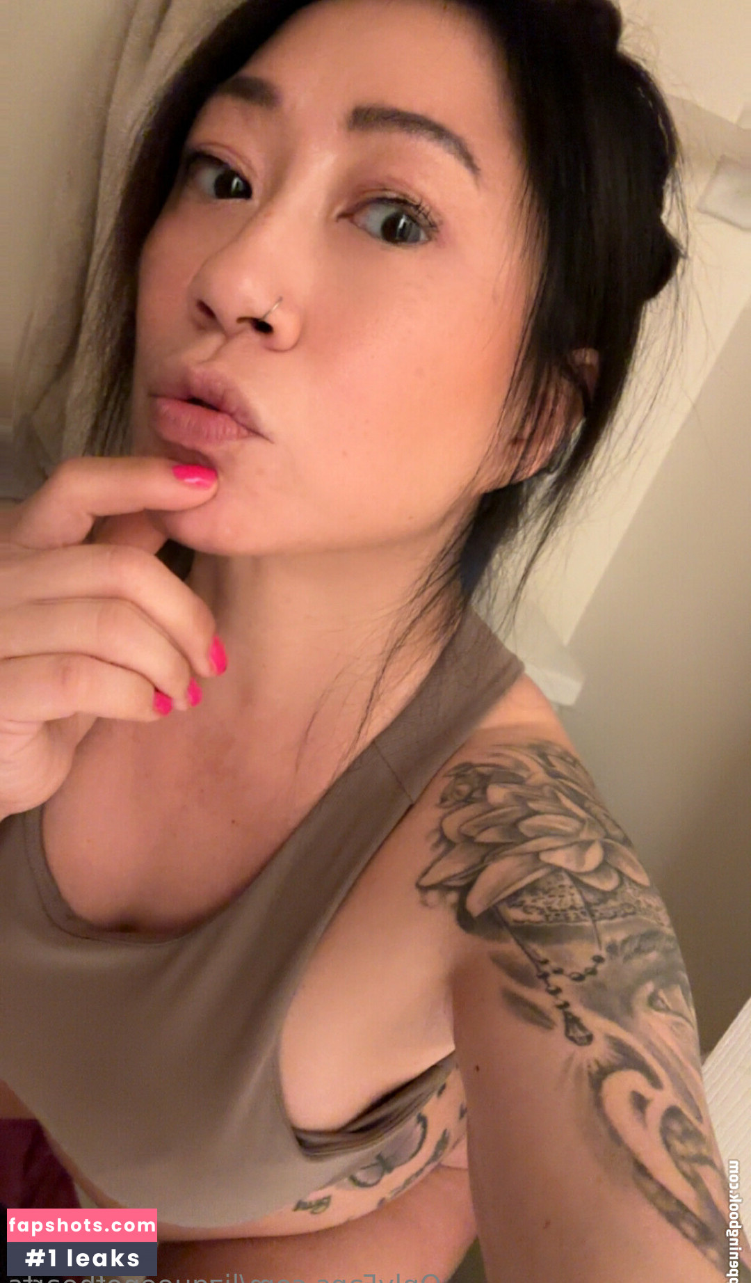 lizqueenofhearts gallery photo #2