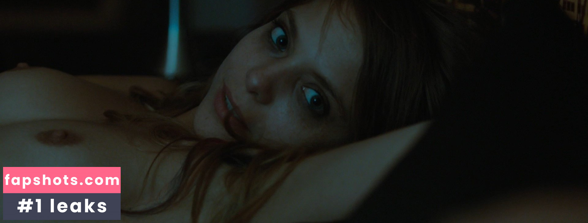 Lizzie Brocheré gallery photo #16