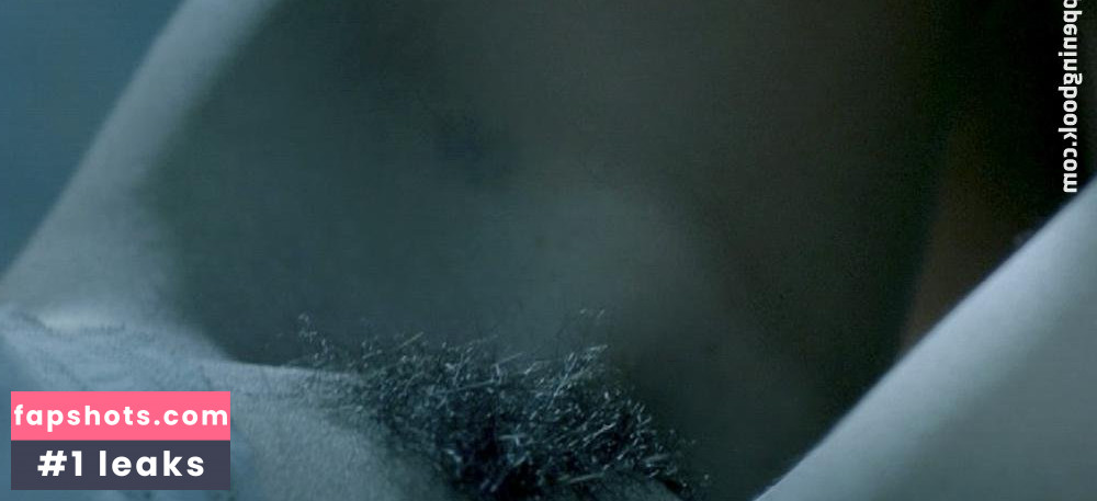 Lizzie Brocheré gallery photo #64