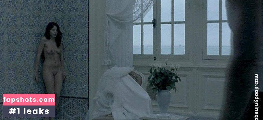 Lizzie Brocheré gallery photo #65