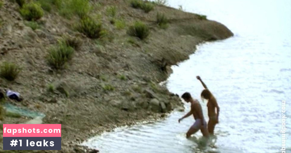 Lizzie Brocheré gallery photo #82