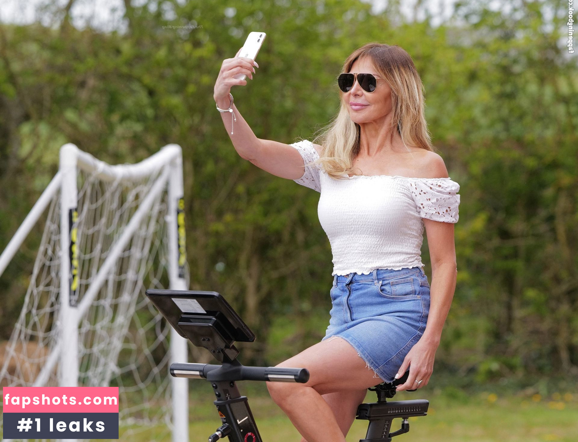 Lizzie Cundy gallery photo #51