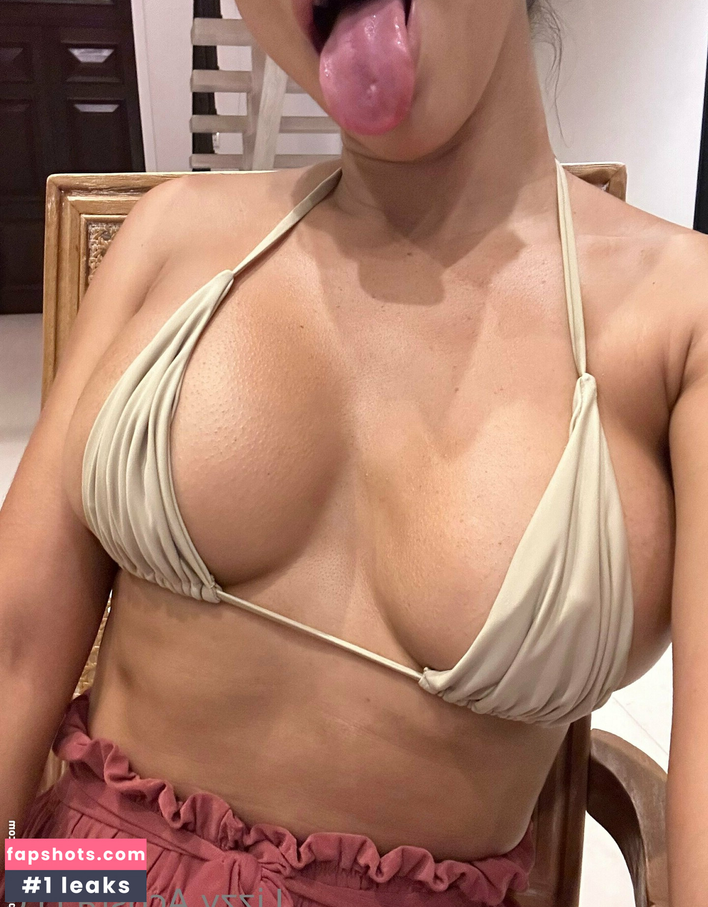 Lizzy Acosta gallery photo #19