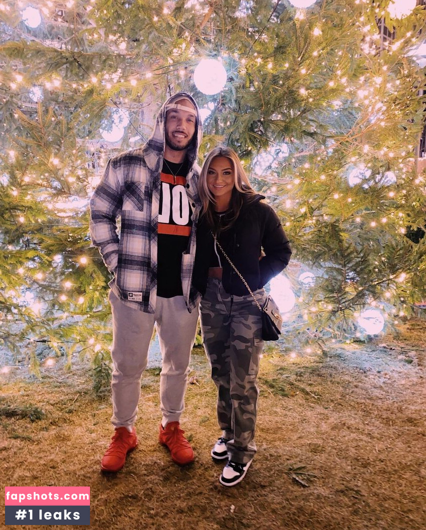 Lizzy Decologero gallery photo #20