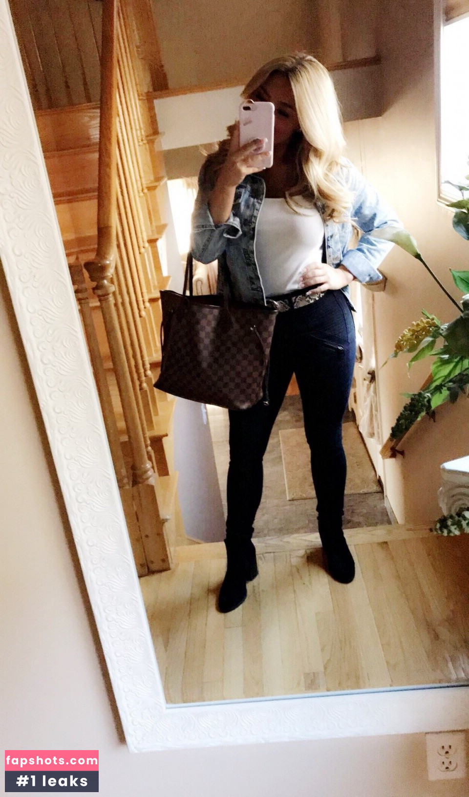 Lizzy Decologero gallery photo #22