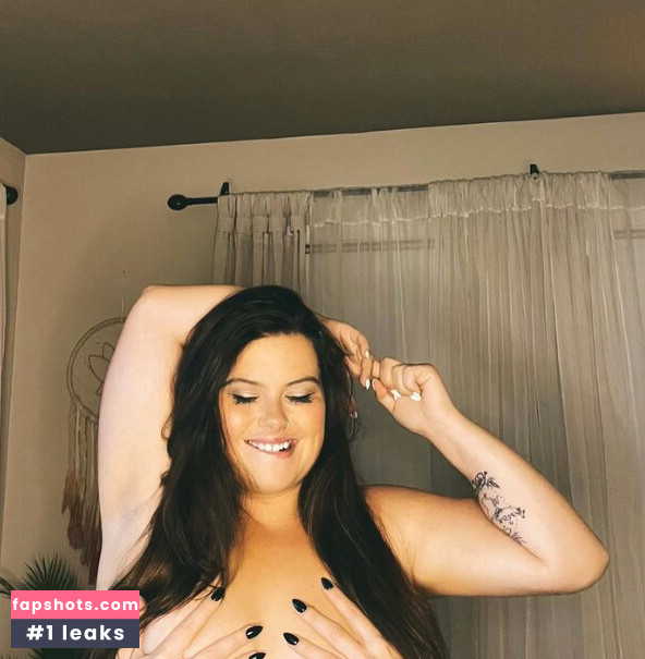 Lladie Star gallery photo #5