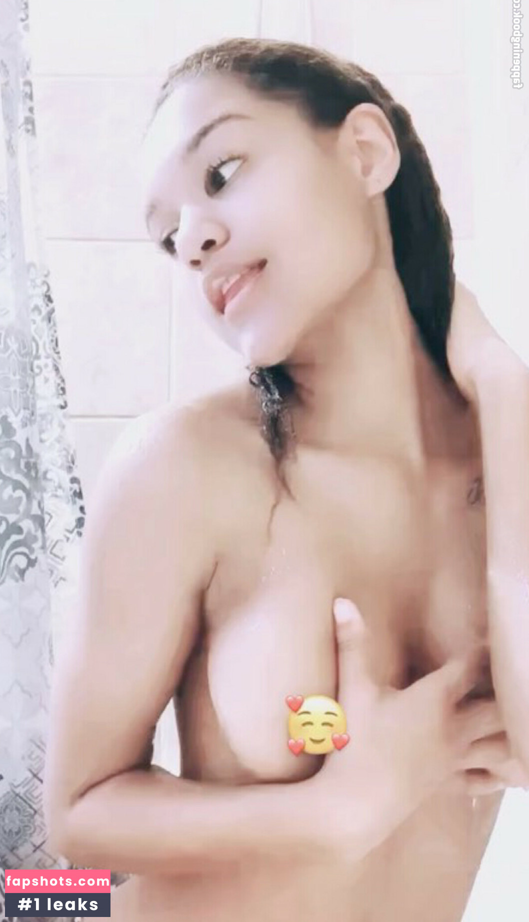 lliya.2u gallery photo #3