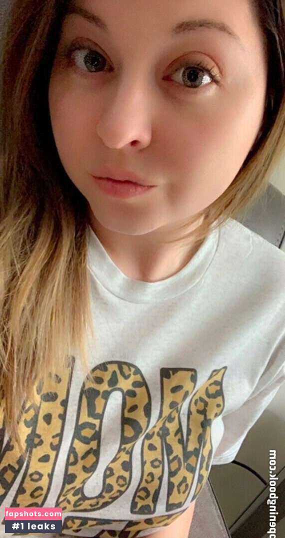 LoadsofLayla gallery photo #17