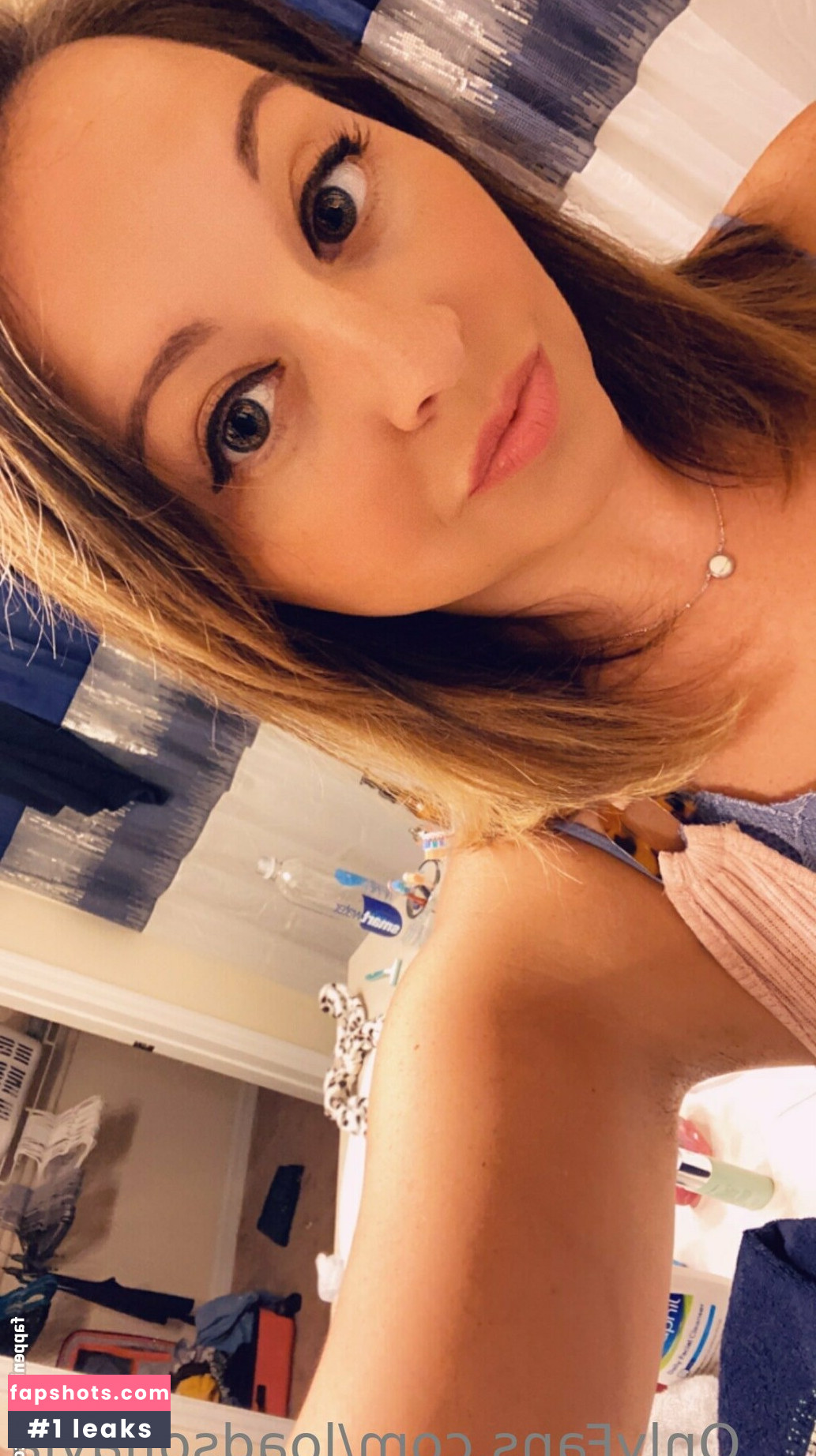 LoadsofLayla gallery photo #36