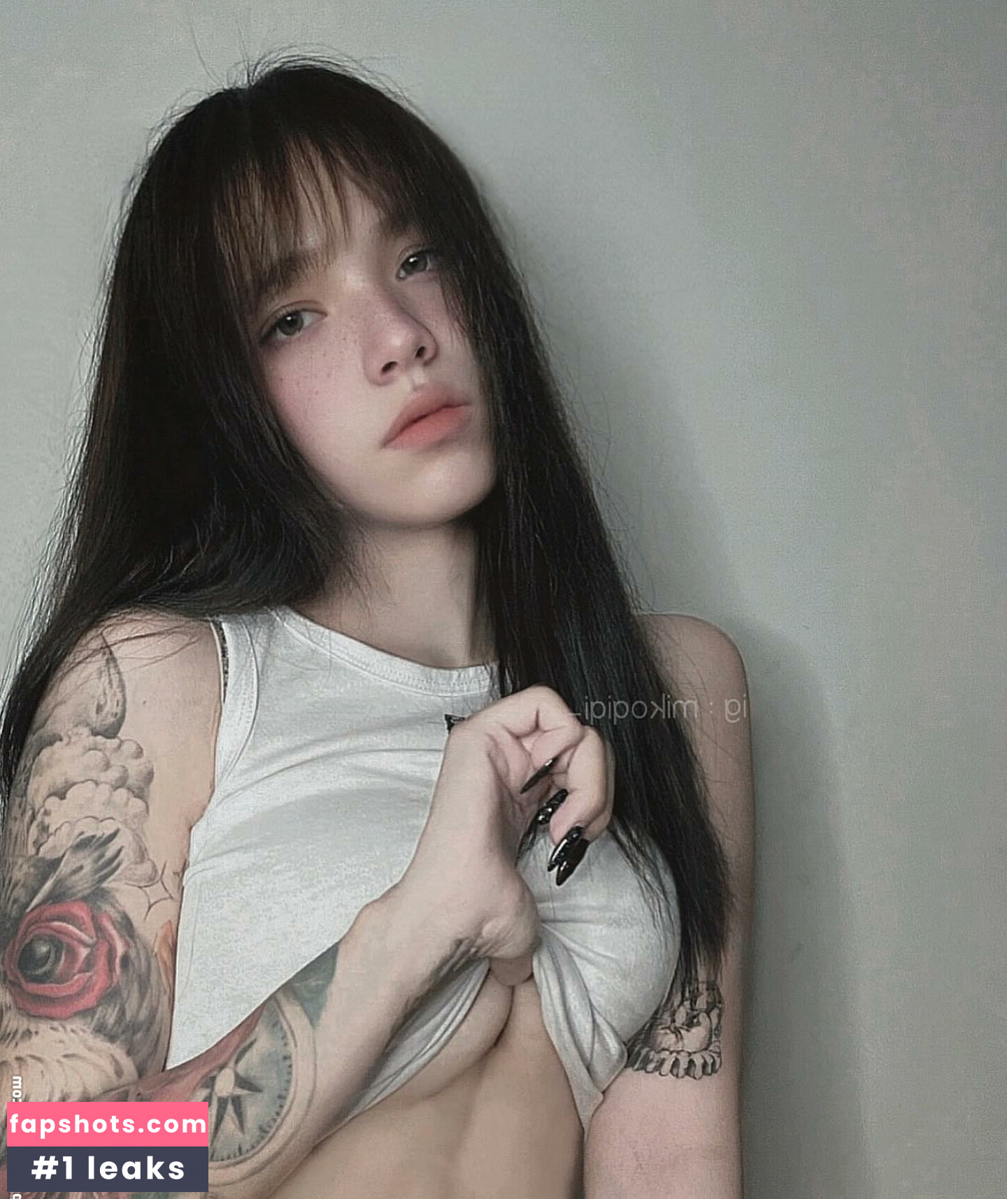 Log in gallery photo #19