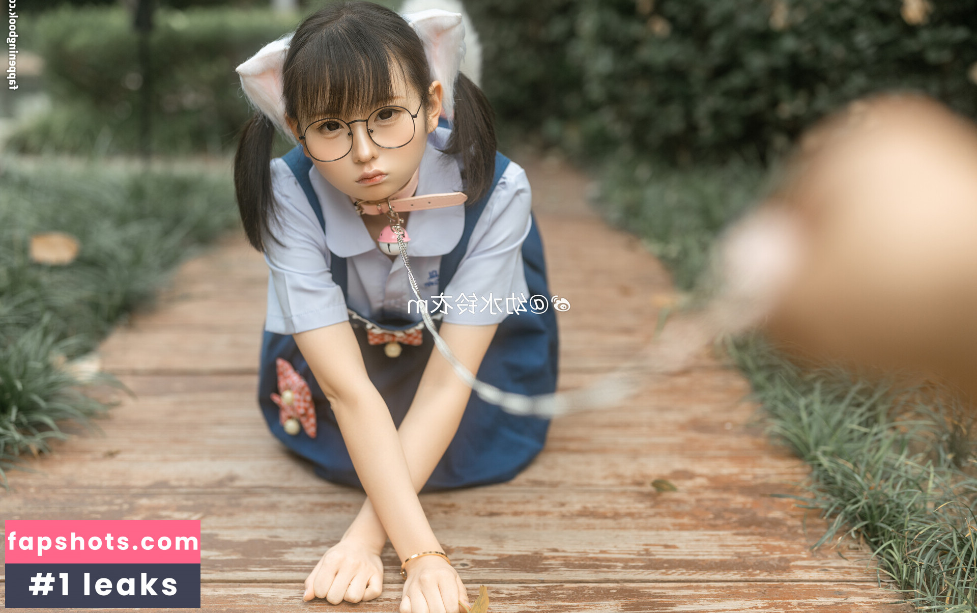 Log in gallery photo #25