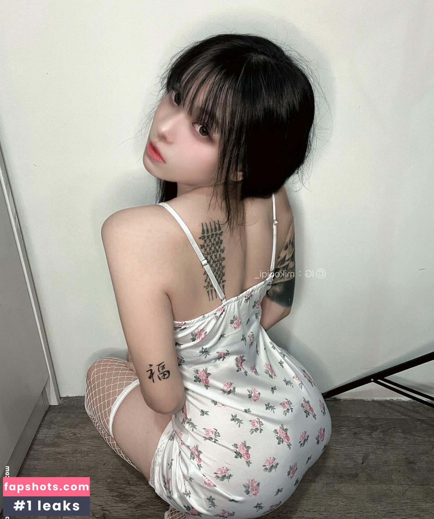 Log in gallery photo #6