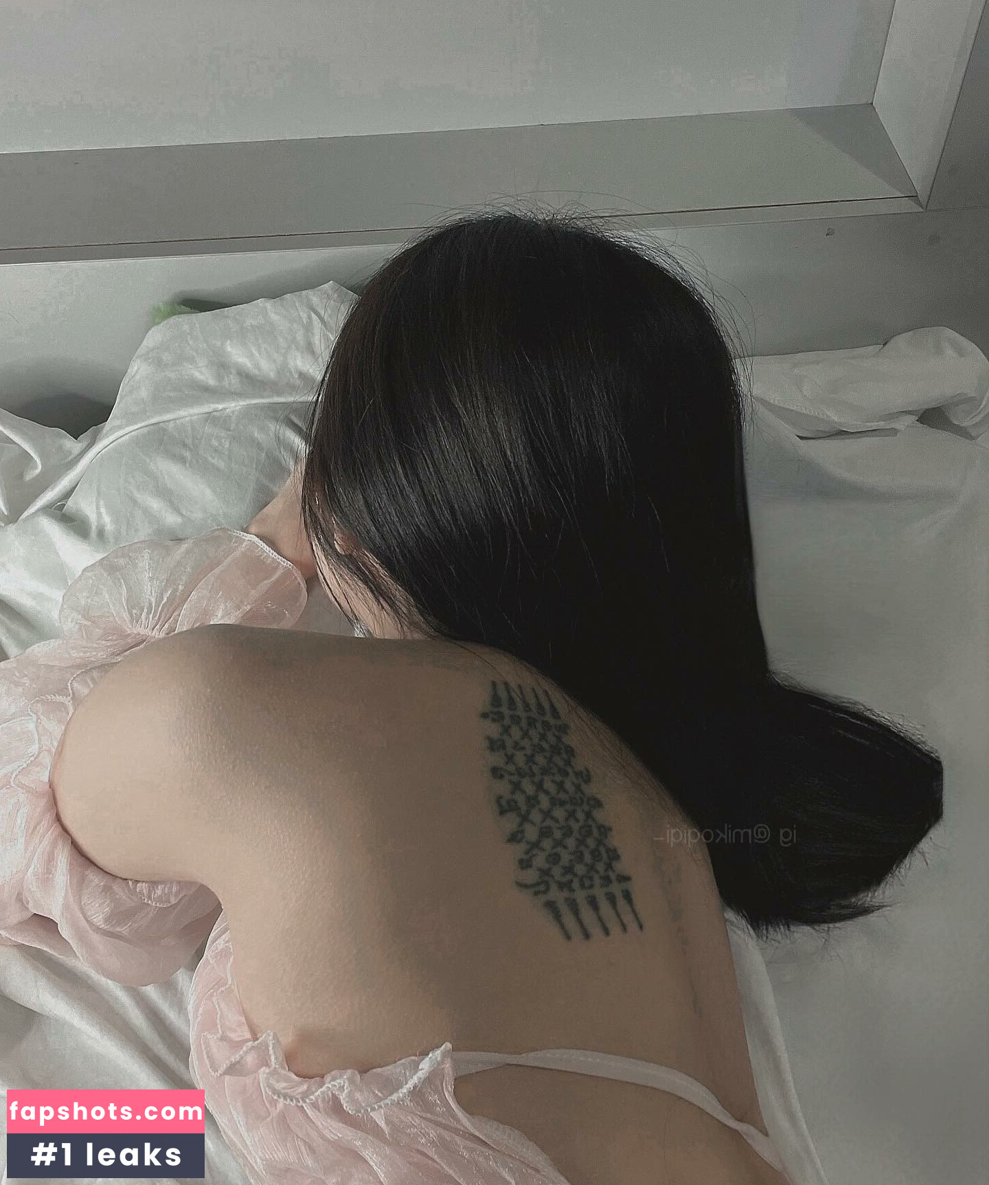 Log in gallery photo #9