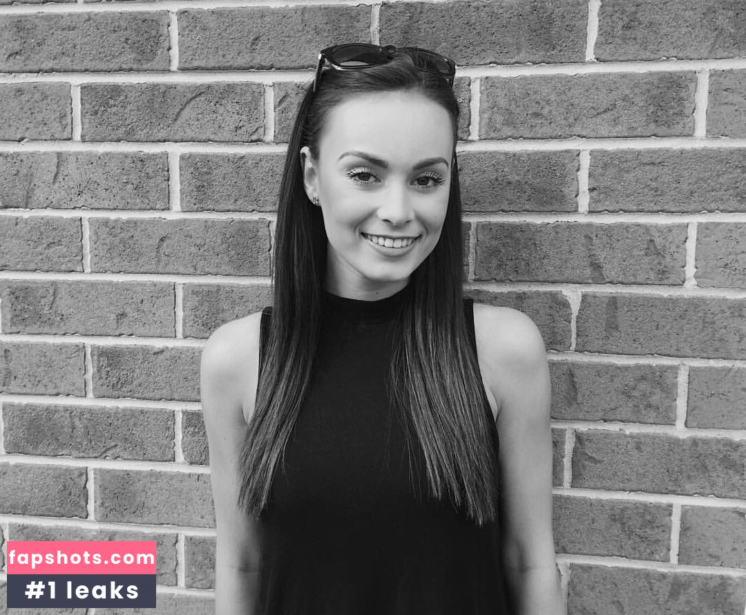 Logan Fabbro gallery photo #24