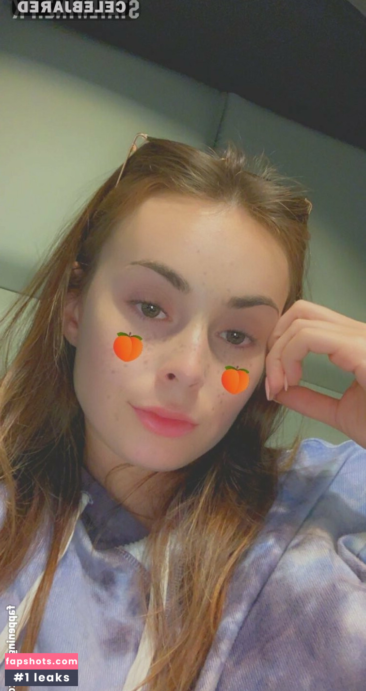 Logan Fabbro nude babe gallery