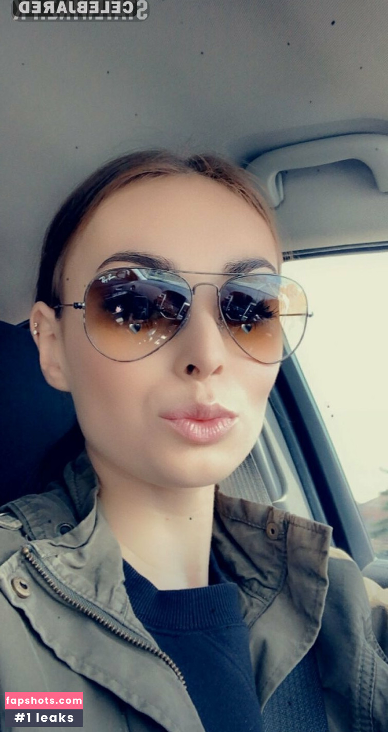 Logan Fabbro gallery photo #26