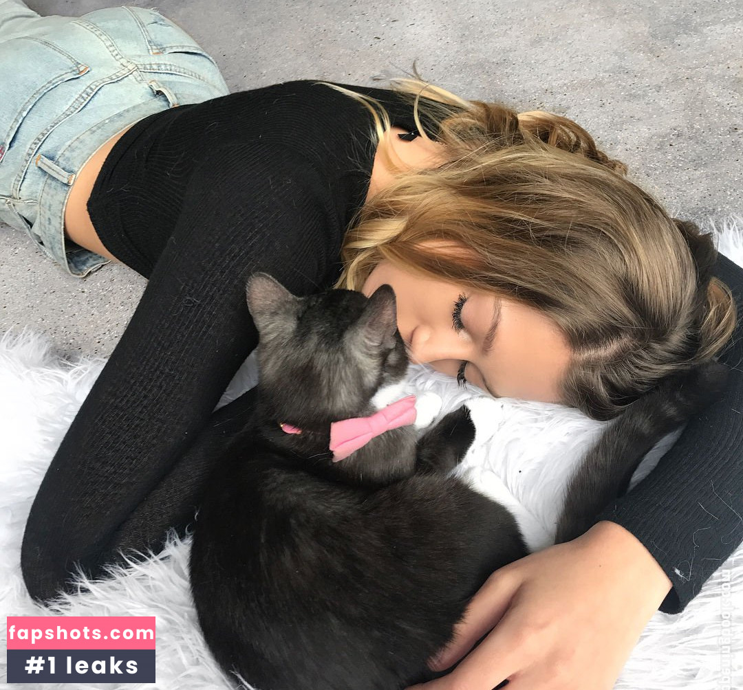 Logan Riley Hassel gallery photo #66