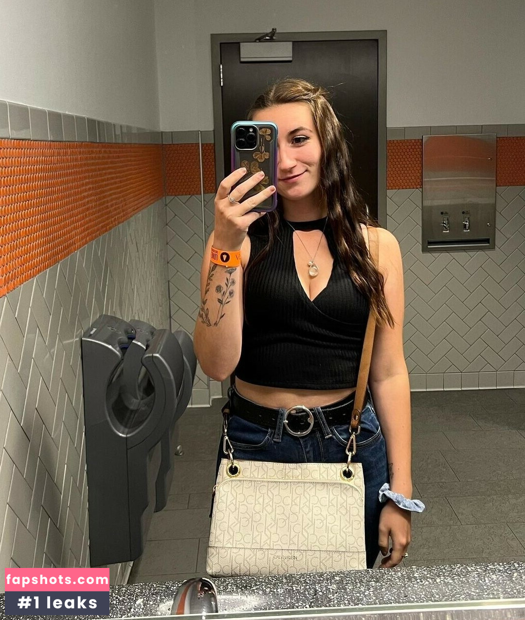 Logst19 gallery photo #2