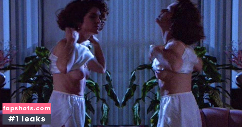 Lois Chiles gallery photo #2