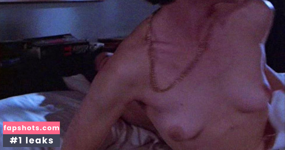 Lois Chiles gallery photo #6