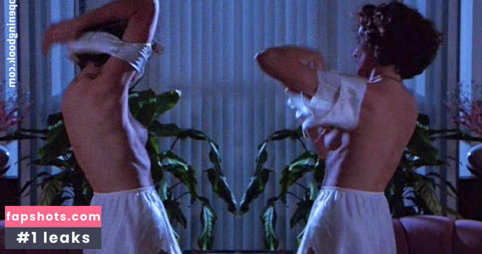 Lois Chiles gallery photo #7