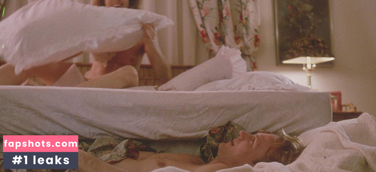 Lois Chiles gallery photo #9