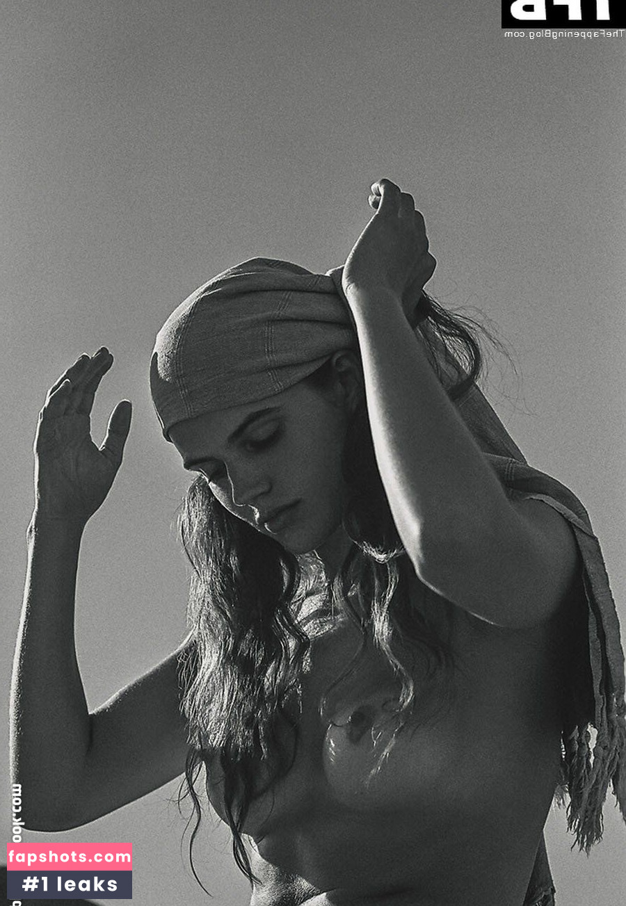 Lois Schindeler gallery photo #2