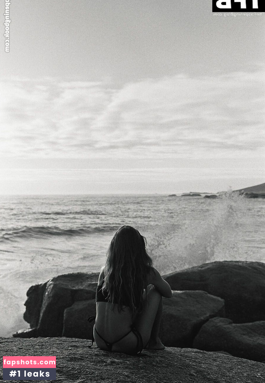 Lois Schindeler gallery photo #14