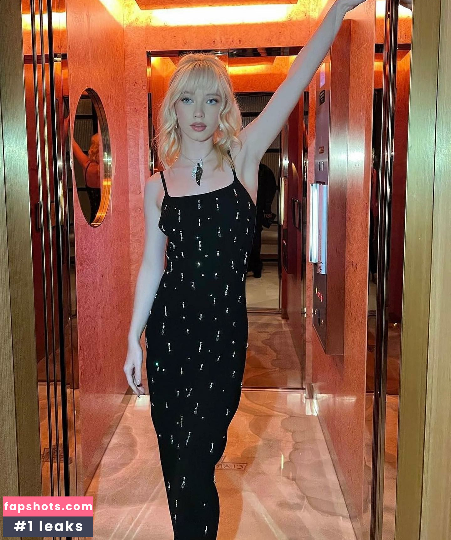 Lola Clark gallery photo #20