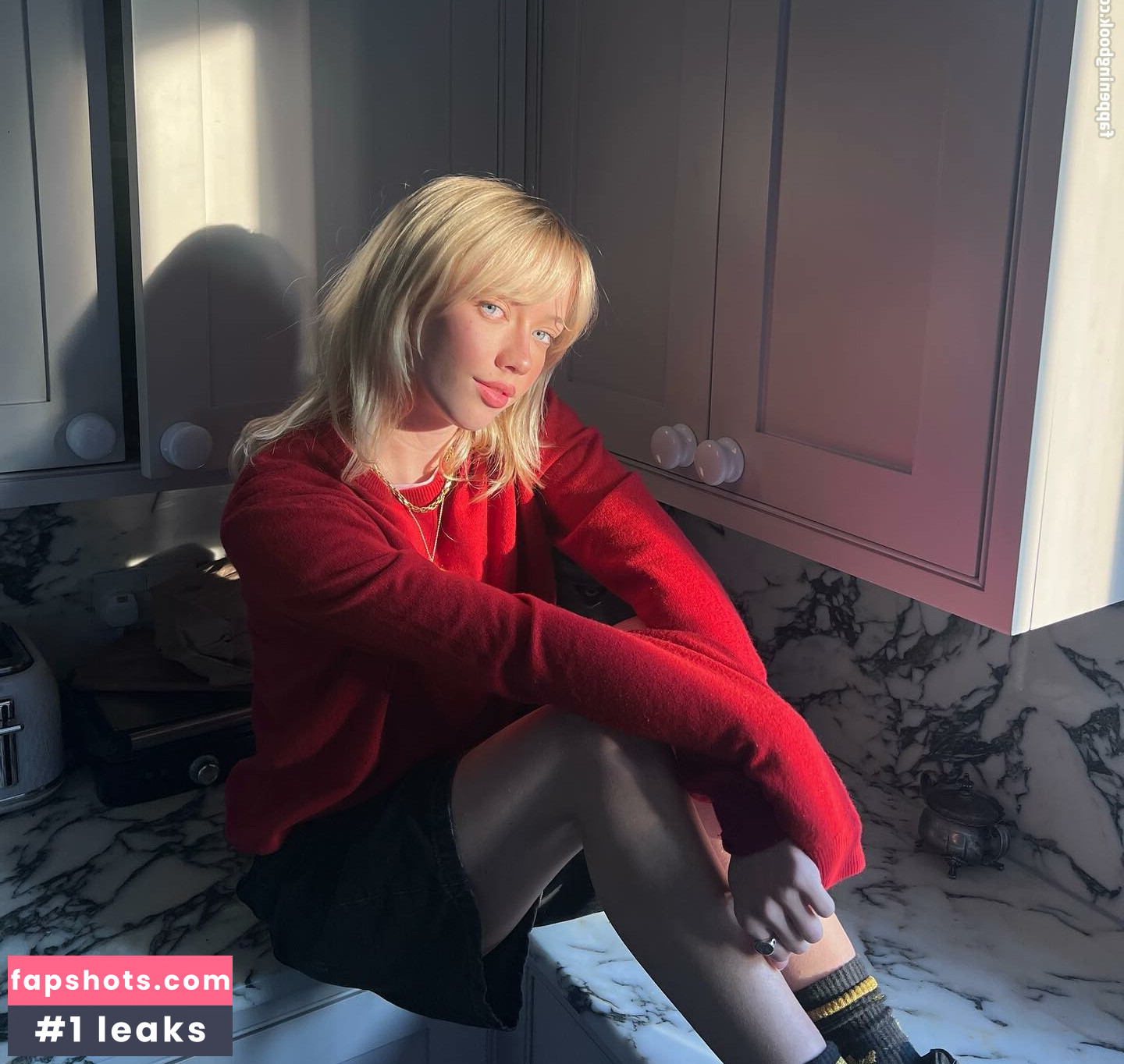 Lola Clark gallery photo #24